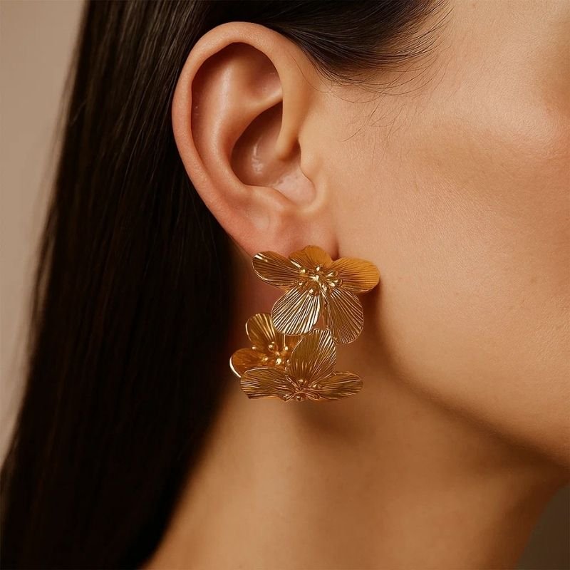 Brinco Argola Flor Texturizada