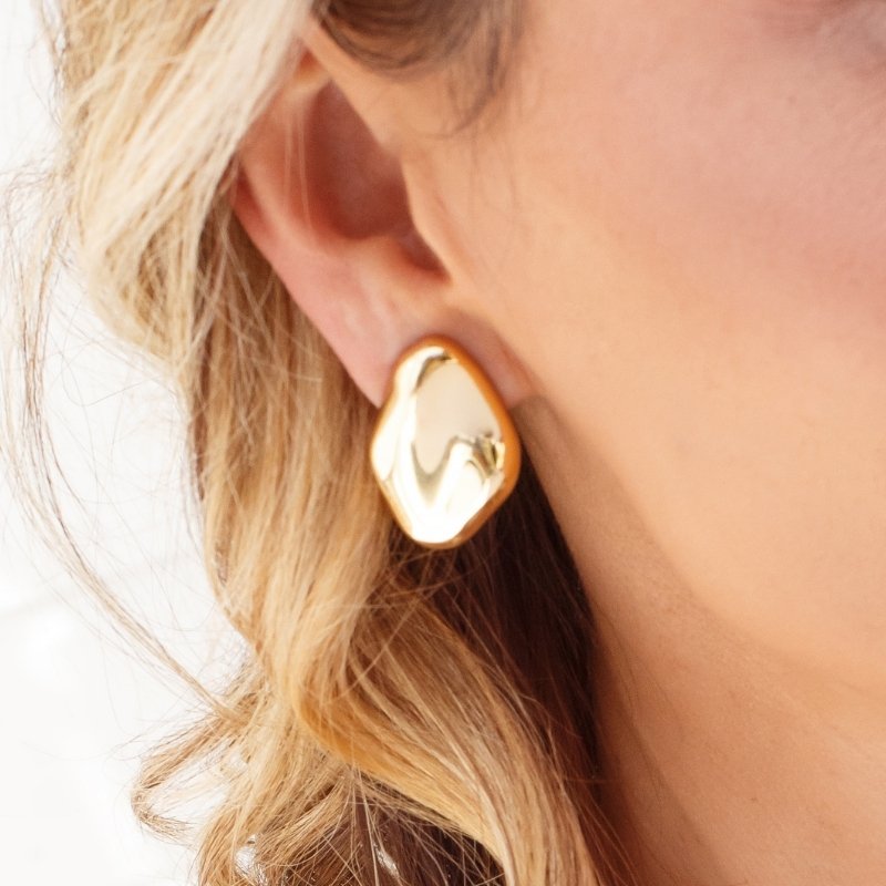 Brinco Orgânico Dourado Semijoia