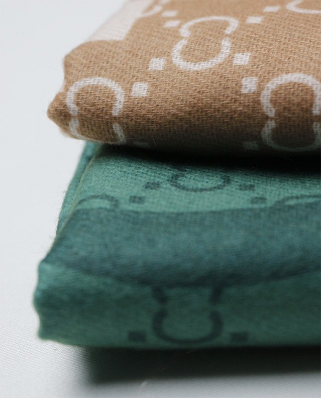 CACHECOL ESTAMPADO NUDE COM BRANCO MB