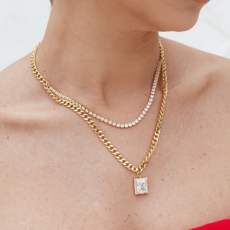 Colar Duplo com Pingente Retangular 