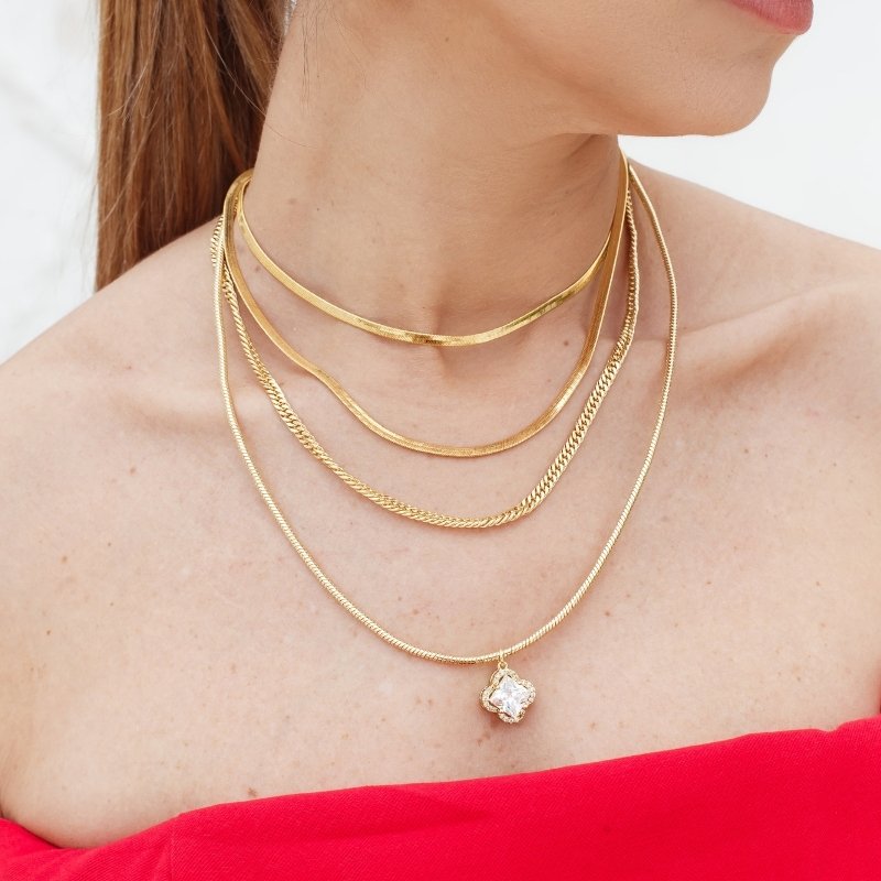 Colar Duplo com Pingente Trevo 