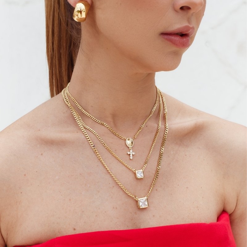 Colar Duplo com Pingentes Quadrados